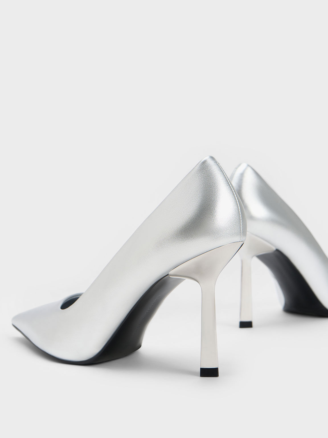 Silver discount metallic pumps